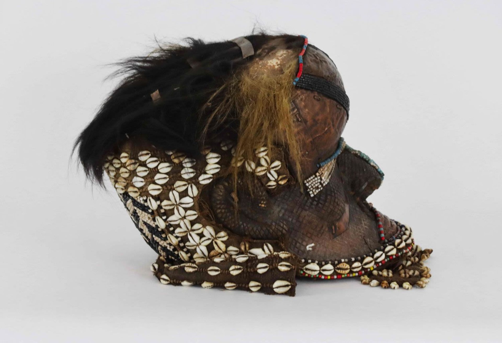 A large helmet mask, Kuba (or Bakuba), Dem. Rep. of Congo. 20th century - Image 5 of 9