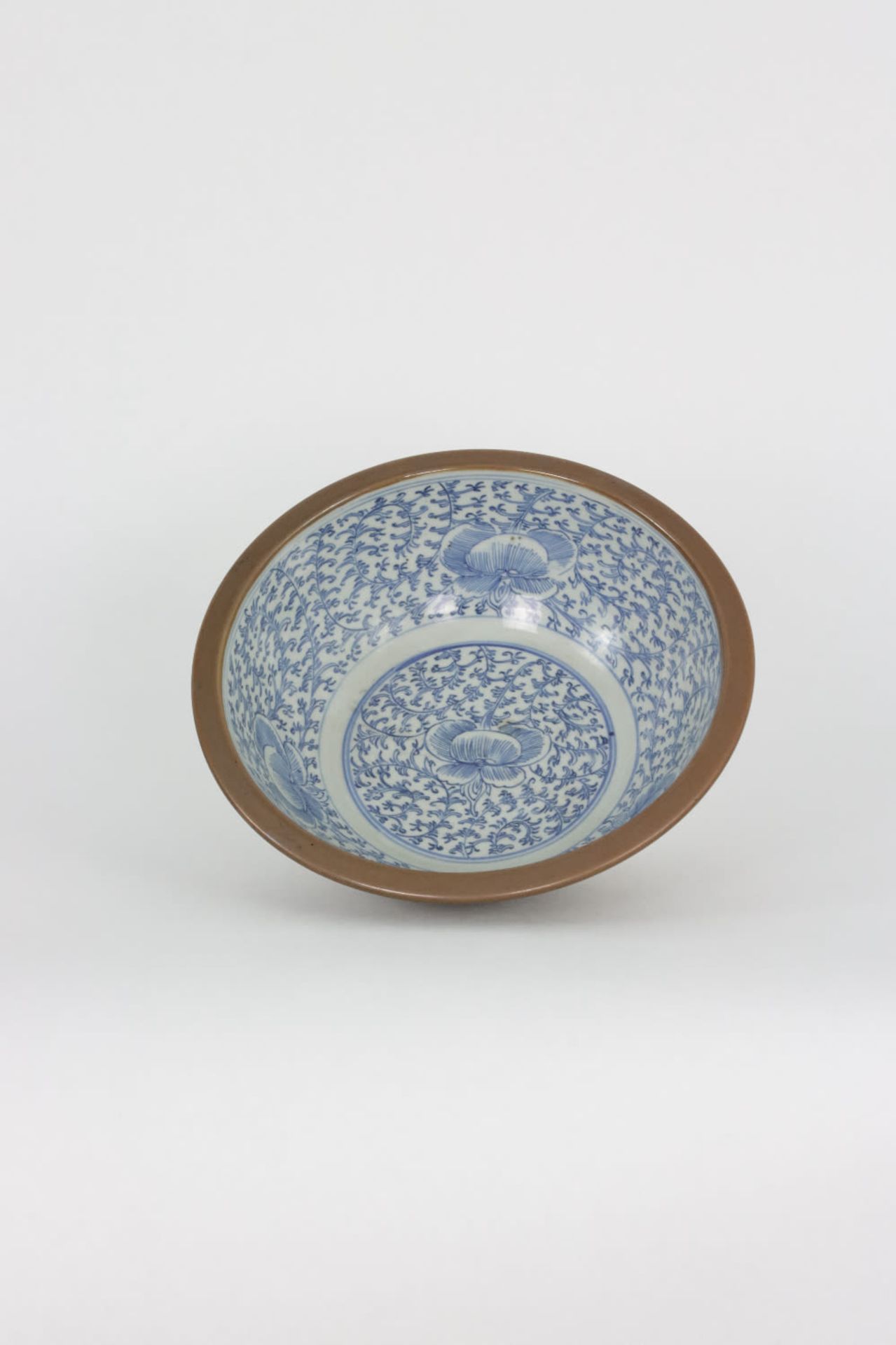 A Chinese Blue And White porcelain basin, 19th Century - Image 2 of 7