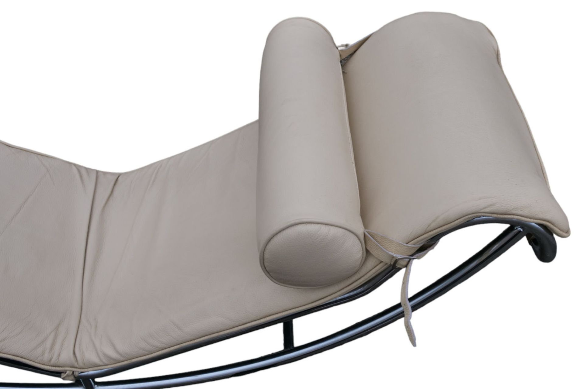 A leather Corbusier LC4 Chaise Longue Replica, 20th Century - Image 4 of 5