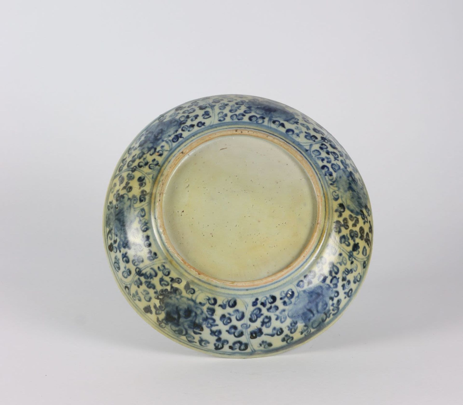 A Chinese Hongzhi, Ming Dynasty peacock dish, late 15th Century - Image 2 of 2