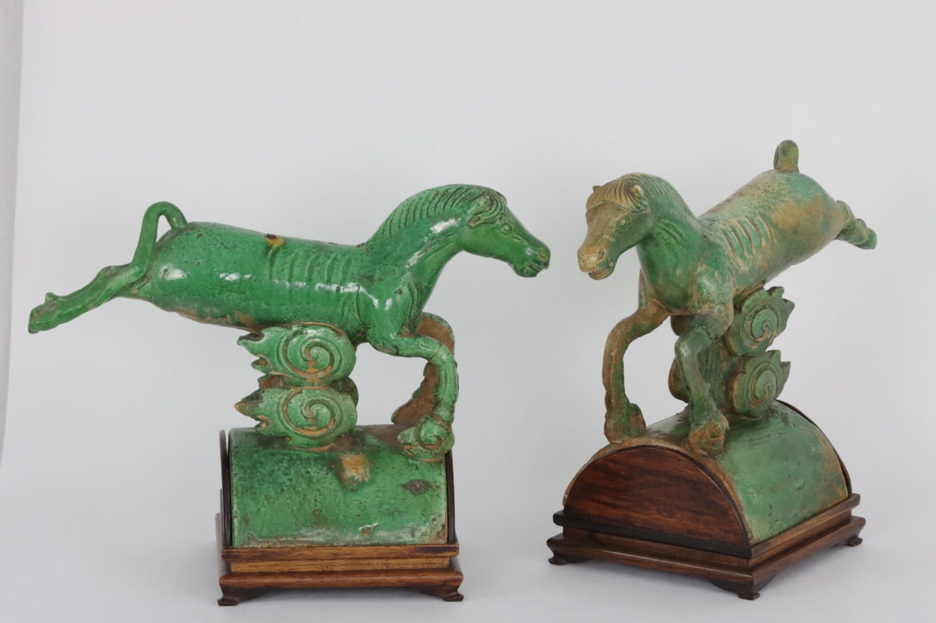 A pair of Chinese glazed pottery roof tiles, 17th Century - Image 3 of 5