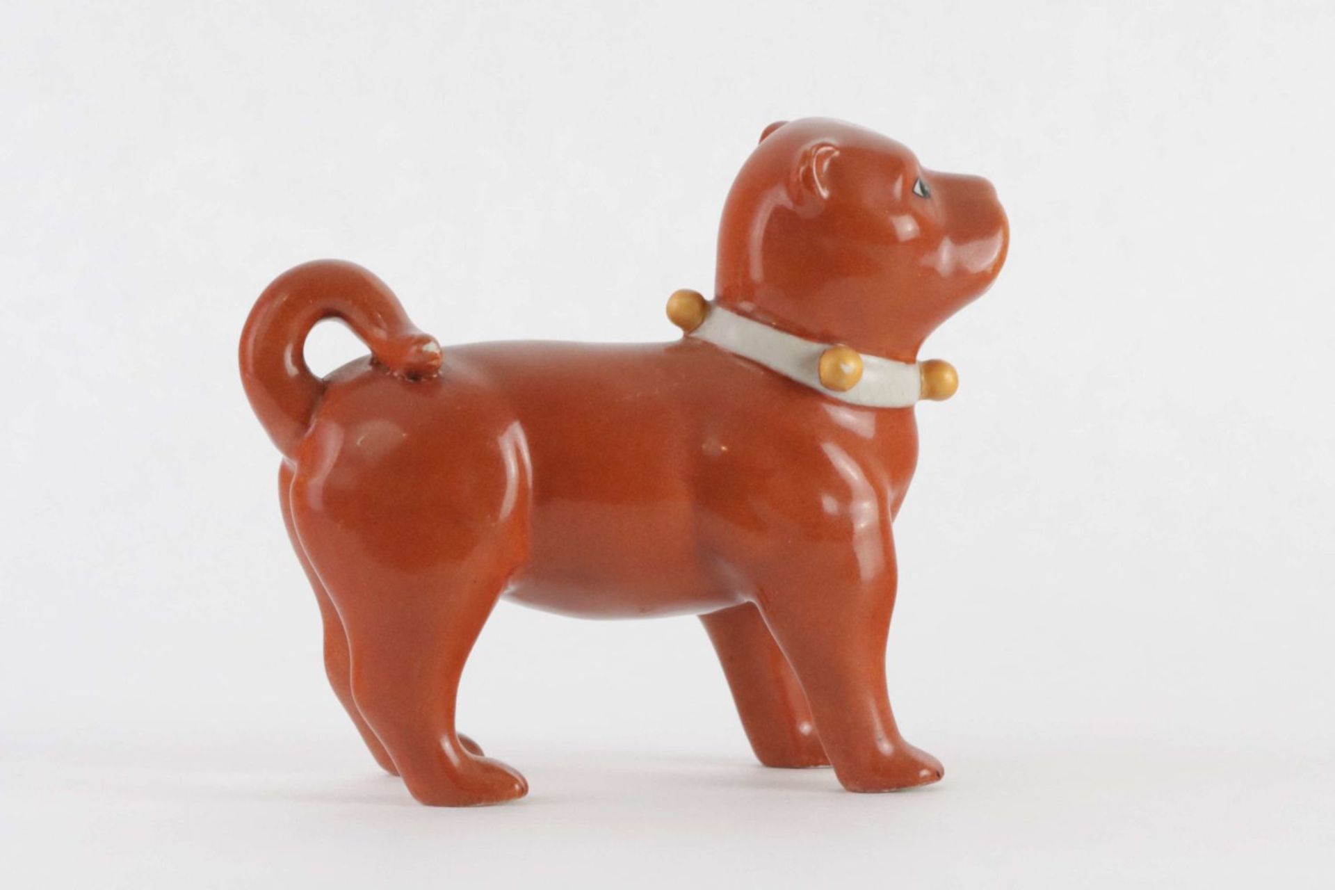 A Chinese porcelain figure of a chongqing dog, Qing Dynasty - Image 3 of 7