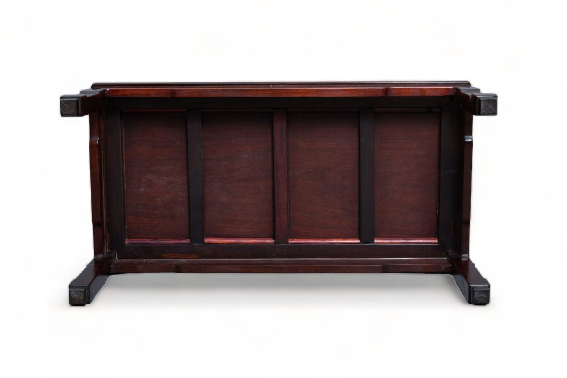 A Chinese rectangular wooden 'kang' table, 19th Century - Bild 6 aus 9