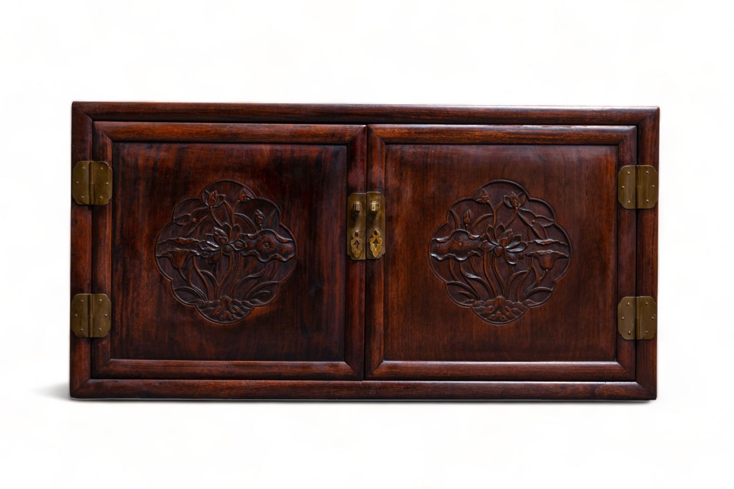A low Chinese hongmu wooden two-door cupboard, 19th Century - Image 2 of 13