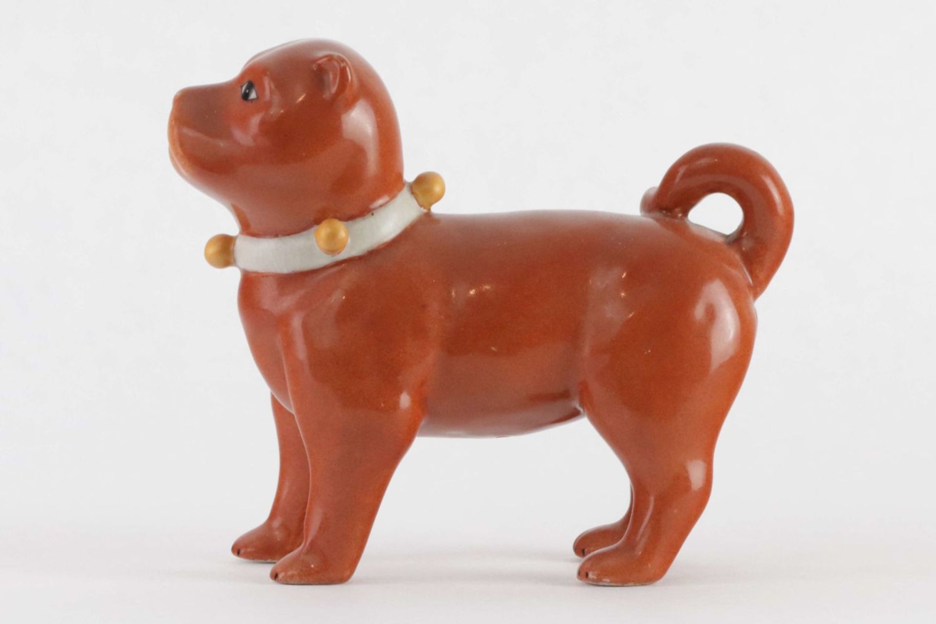 A Chinese porcelain figure of a chongqing dog, Qing Dynasty - Image 4 of 7