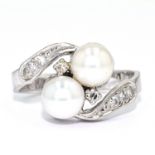Ring with cultured pearls and diamonds