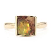 Ring mit einem Boulder Opal