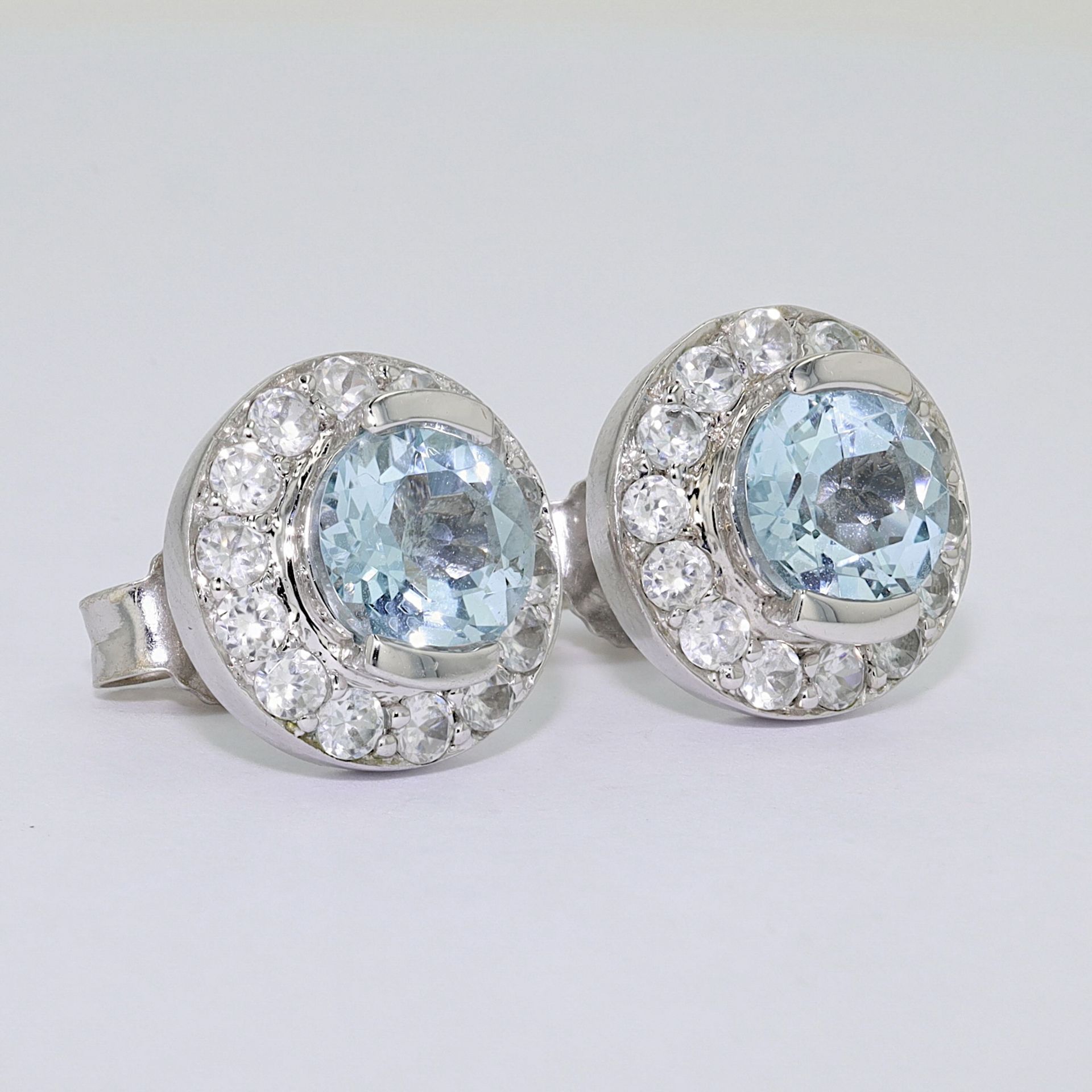 1 pair of stud earrings with topazes and zirconia - Image 3 of 4