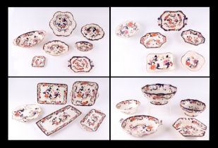 A quantity of assorted Masons Ironstone Mandalay pattern ceramics to include a footed bowl, 26cms