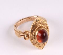 A 9ct gold and hardstone cabochon ring, 5g, approx UK size K.