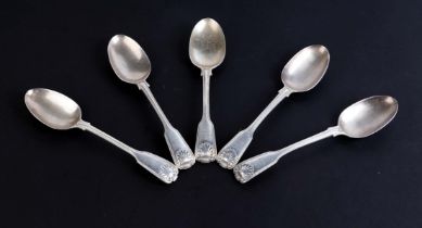 Five Victorian fiddle, thread and shell pattern spoons, 312g.