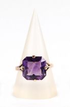 A 9ct gold amethyst set cocktail ring, approx UK size P, 3.8g.