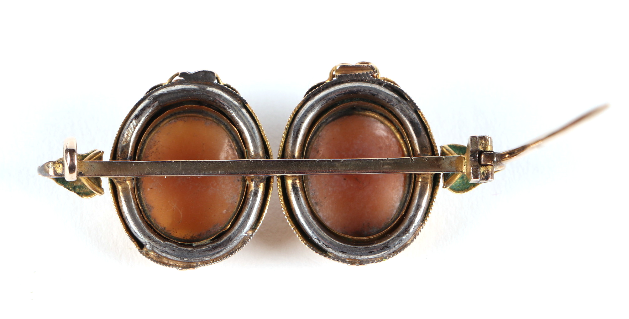 A Victorian yellow metal mounted twin panel cameo brooch, boxed. Condition Report 10g total weight. - Image 3 of 3