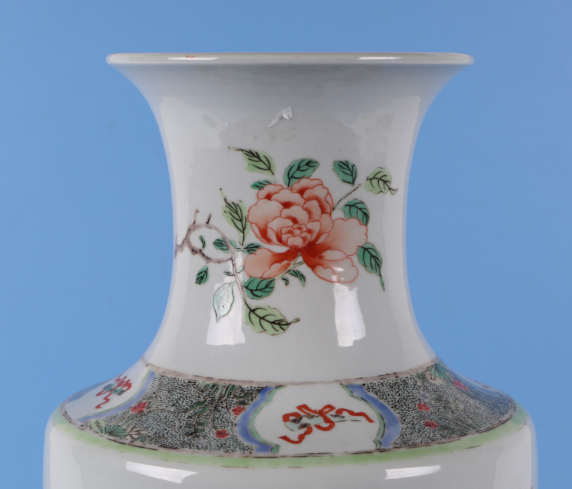 A Chinese famille rose rouleau vase, decorated figures on horseback, 44cm high. Condition Report Has - Image 5 of 7