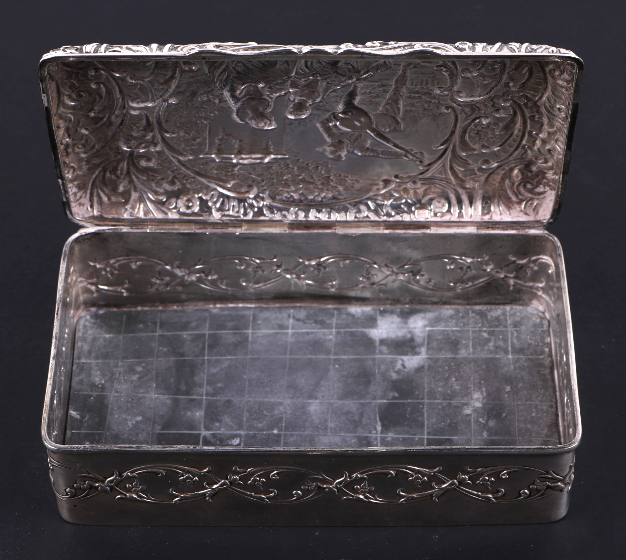 An Edwardian silver dressing table box, decorated in relief with romantic figural scene, - Image 3 of 3