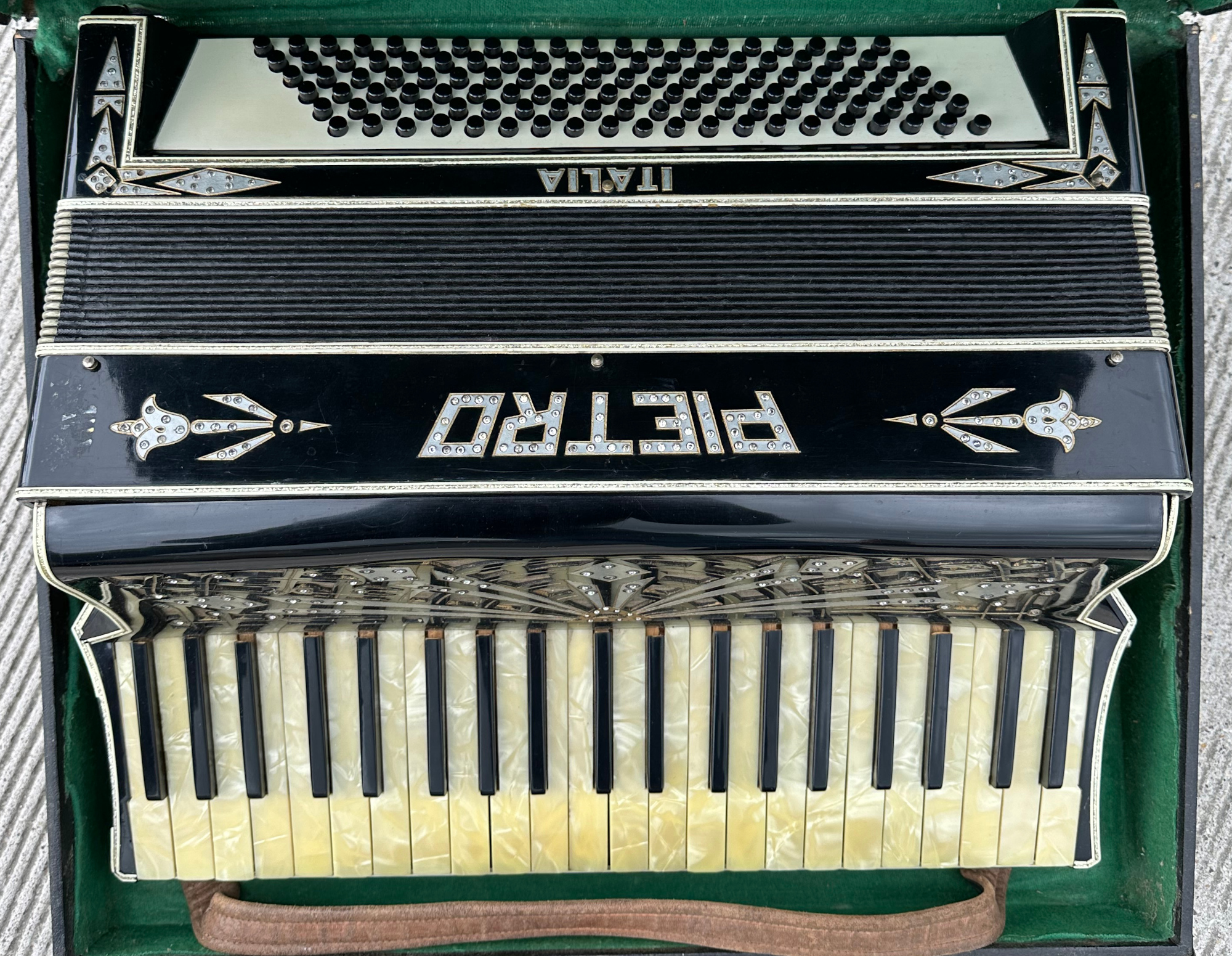 A Pietro piano accordion, cased. - Image 3 of 4