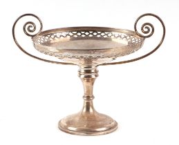 An Edwardian silver twin handled bon-bon dish of Neo classical design, London 1908, 13cm high, 202g.