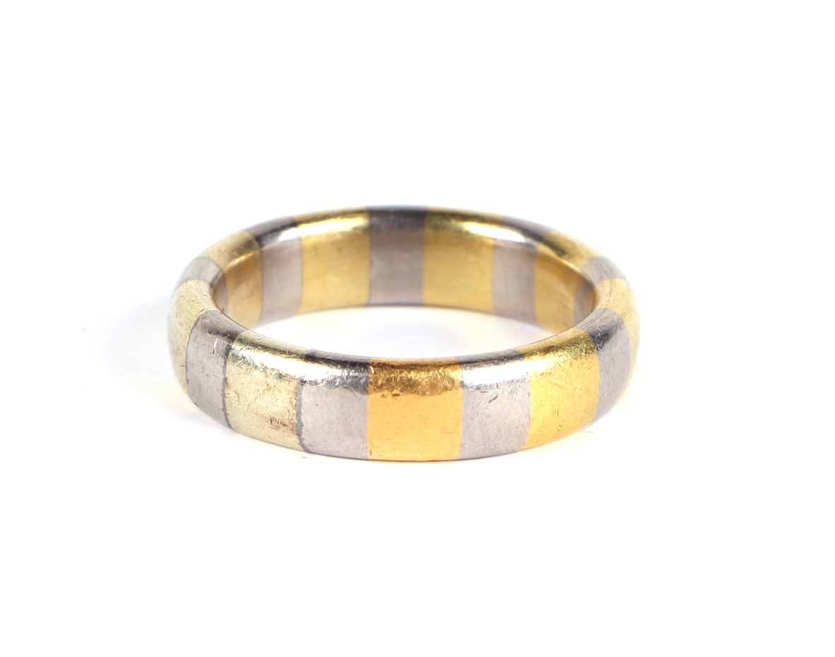 A 9ct gold two- tone wedding band, approx UK size L, 8.7g. - Image 4 of 4