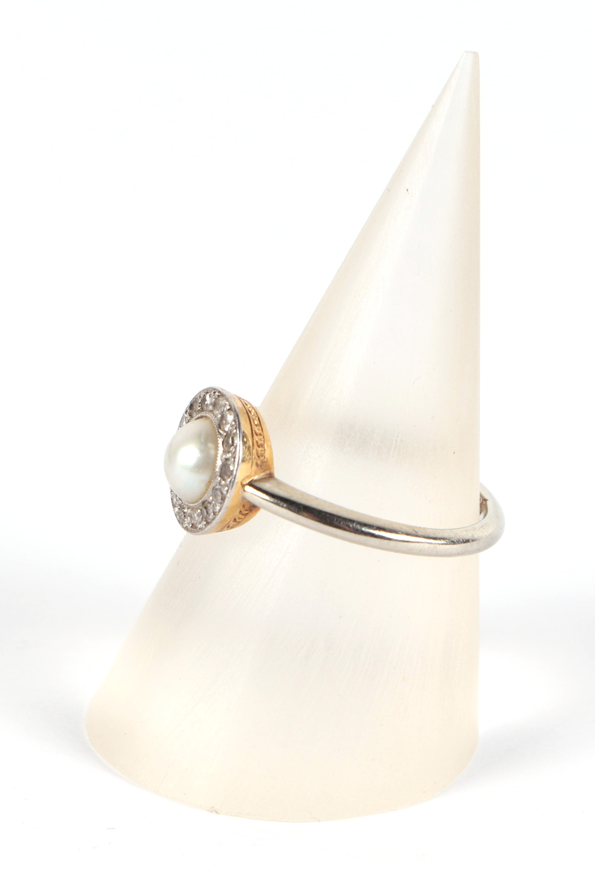 An 18ct white gold and platinum diamond and pearl ring, the head set with central pearl surround - Image 4 of 6