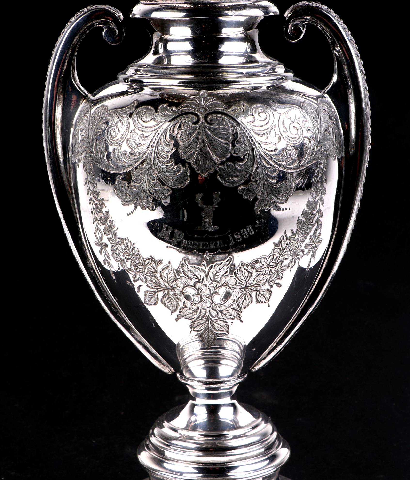 A Victorian twin handle silver plated oil lamp, with engraved decoration, 39cm high without - Image 2 of 2