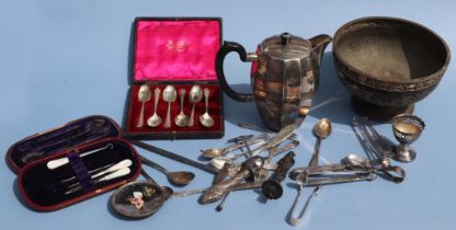 A cased set of six late Victorian silver teaspoons, Sheffield 1900; together with a quantity of