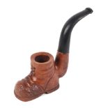 A vintage novelty briarwood pipe, in the form of a boot, 16cm long.