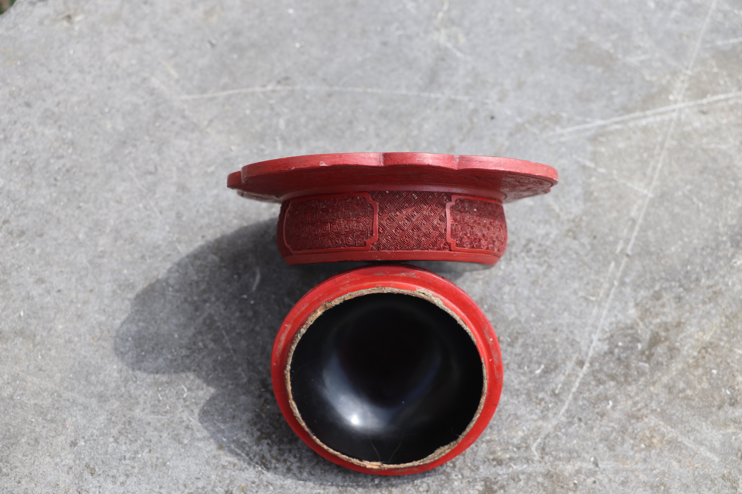 An 18th century Chinese carved cinnabar lacquer lobed bowl and cover, Zhadou. The circular shaped - Image 4 of 8