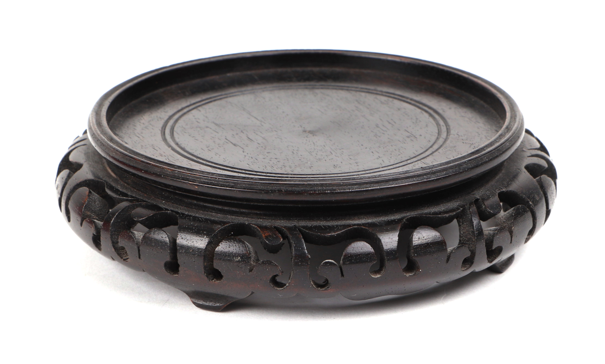 A Chinese pink glazed crackle ware brush washer, with a hard wood stand, 16cm diameter. - Image 4 of 4