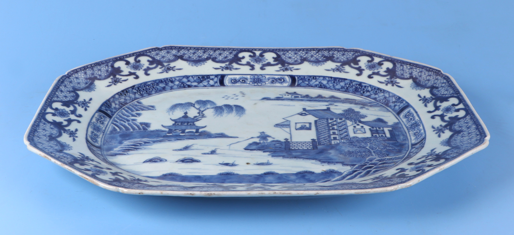 An 18th century Chinese blue & white shaped rectangular meat plate decorated a river scene with a - Image 6 of 12