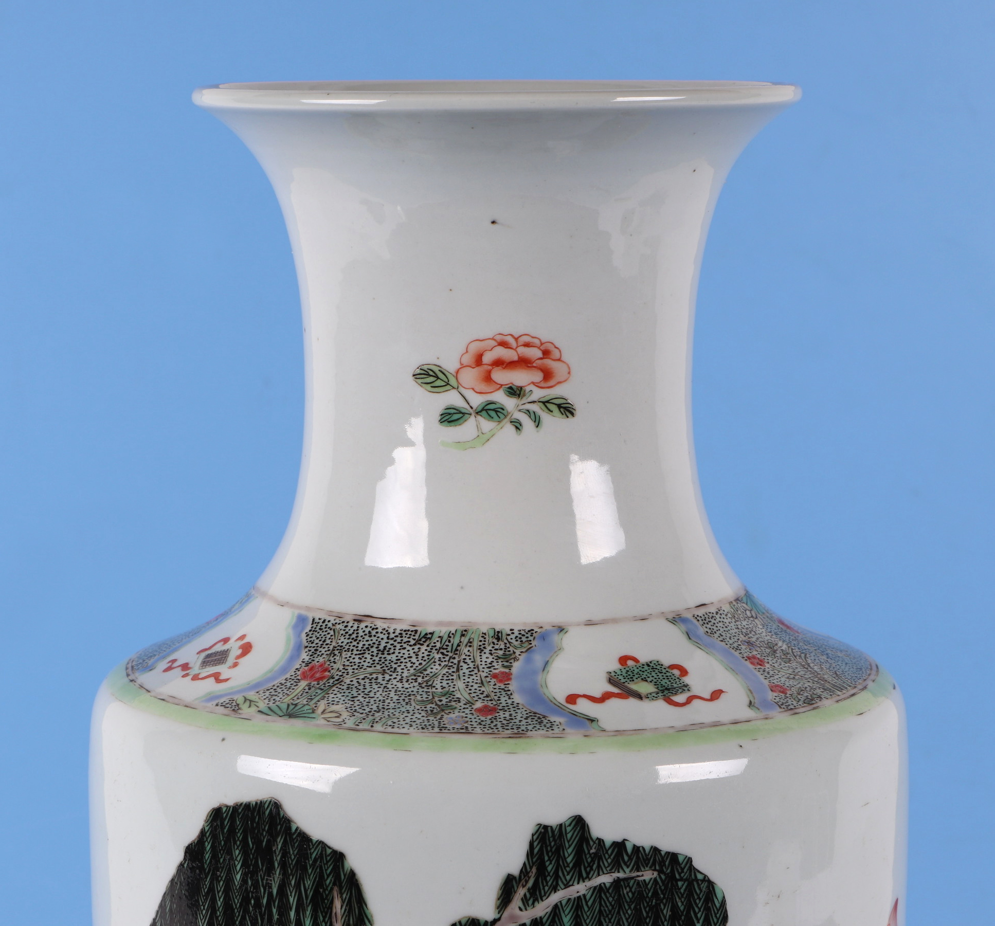 A Chinese famille rose rouleau vase, decorated figures on horseback, 44cm high. Condition Report Has - Image 4 of 7