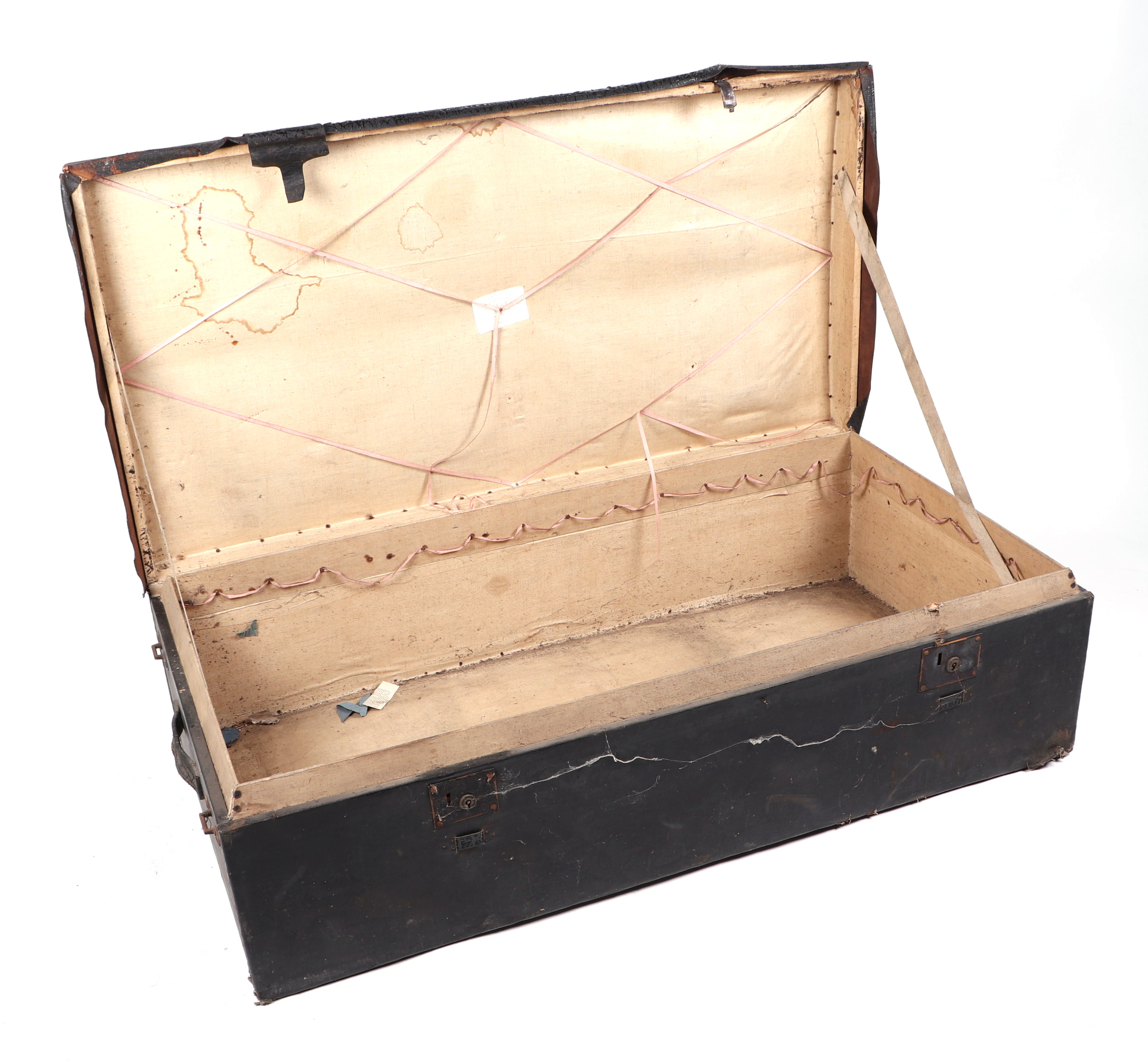 A large Victorian travel trunk, with leather carrying handles, 128cm long. - Bild 2 aus 4