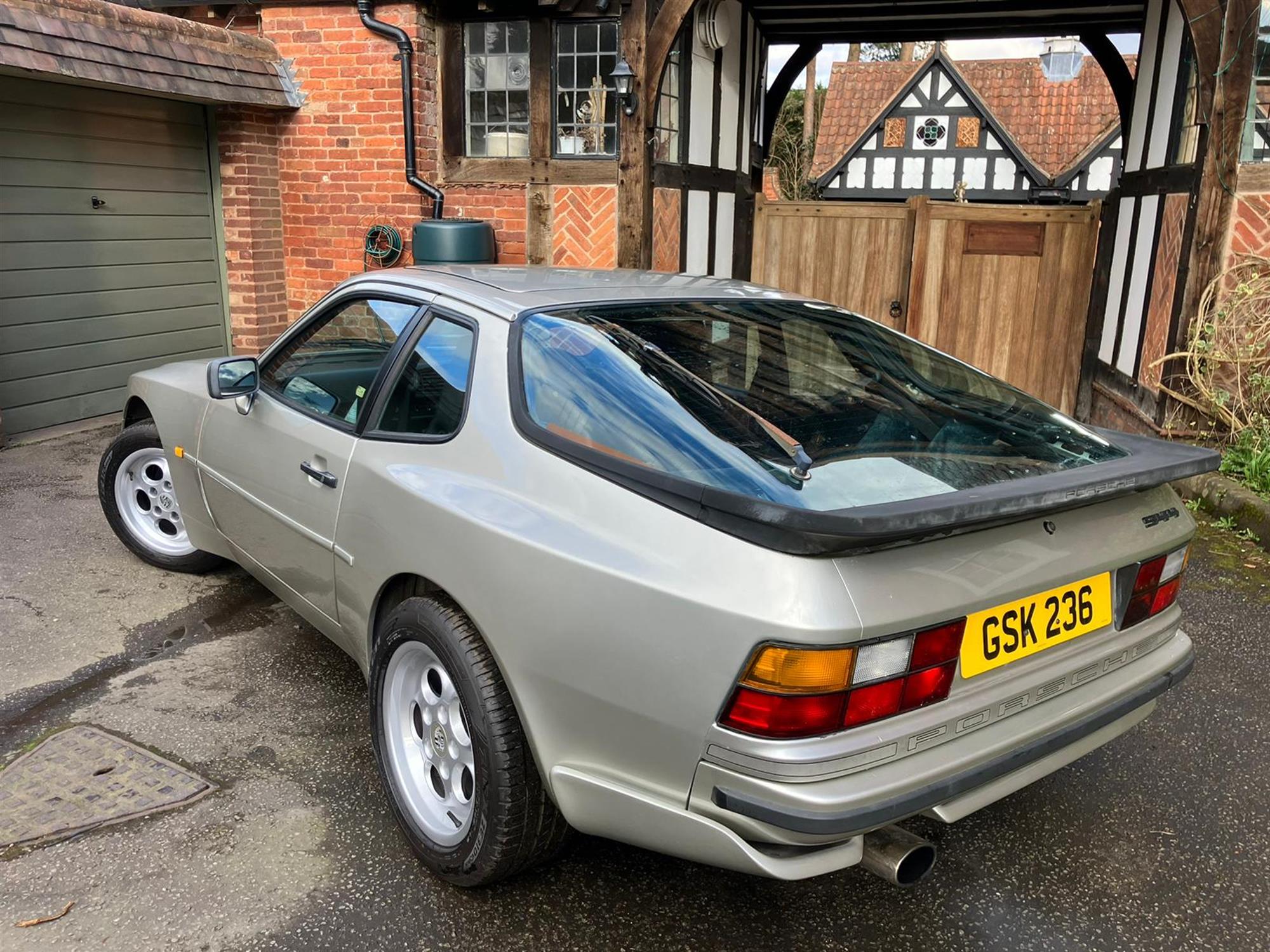 1988 Porsche 944 Coupé - Manual - Image 3 of 10