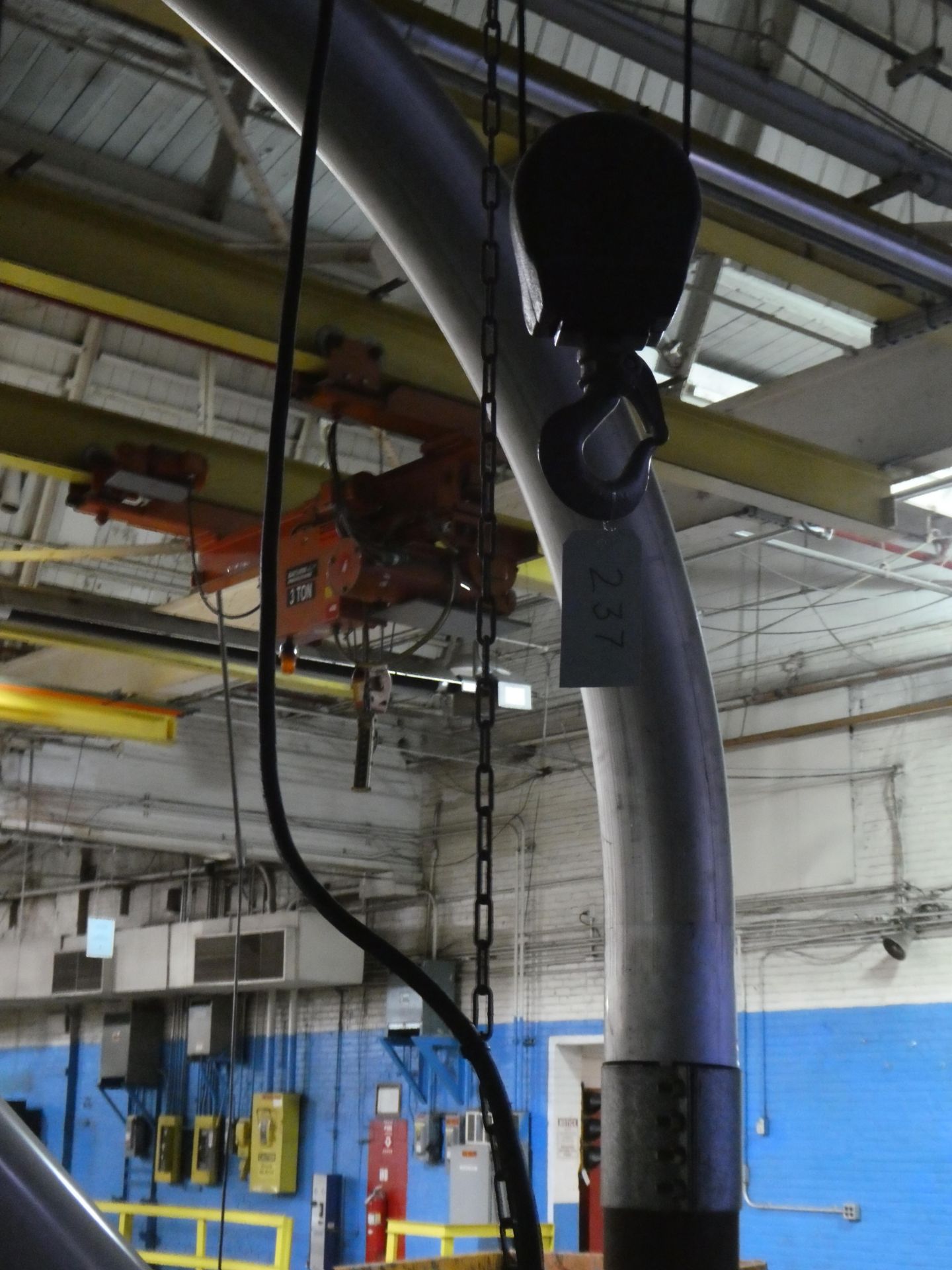 Overhead Crane w/ 1 ton hoist - Image 4 of 5