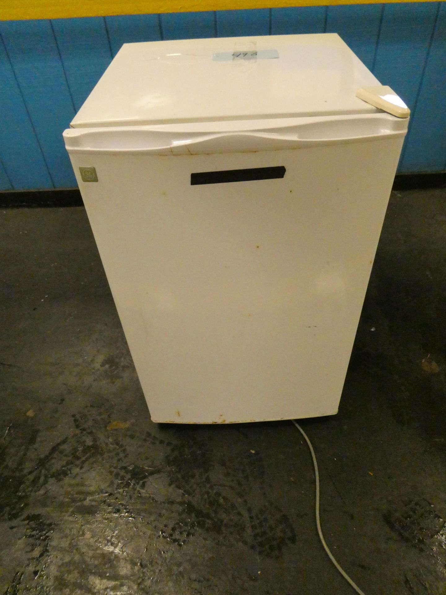 GE Mini Refridgerator