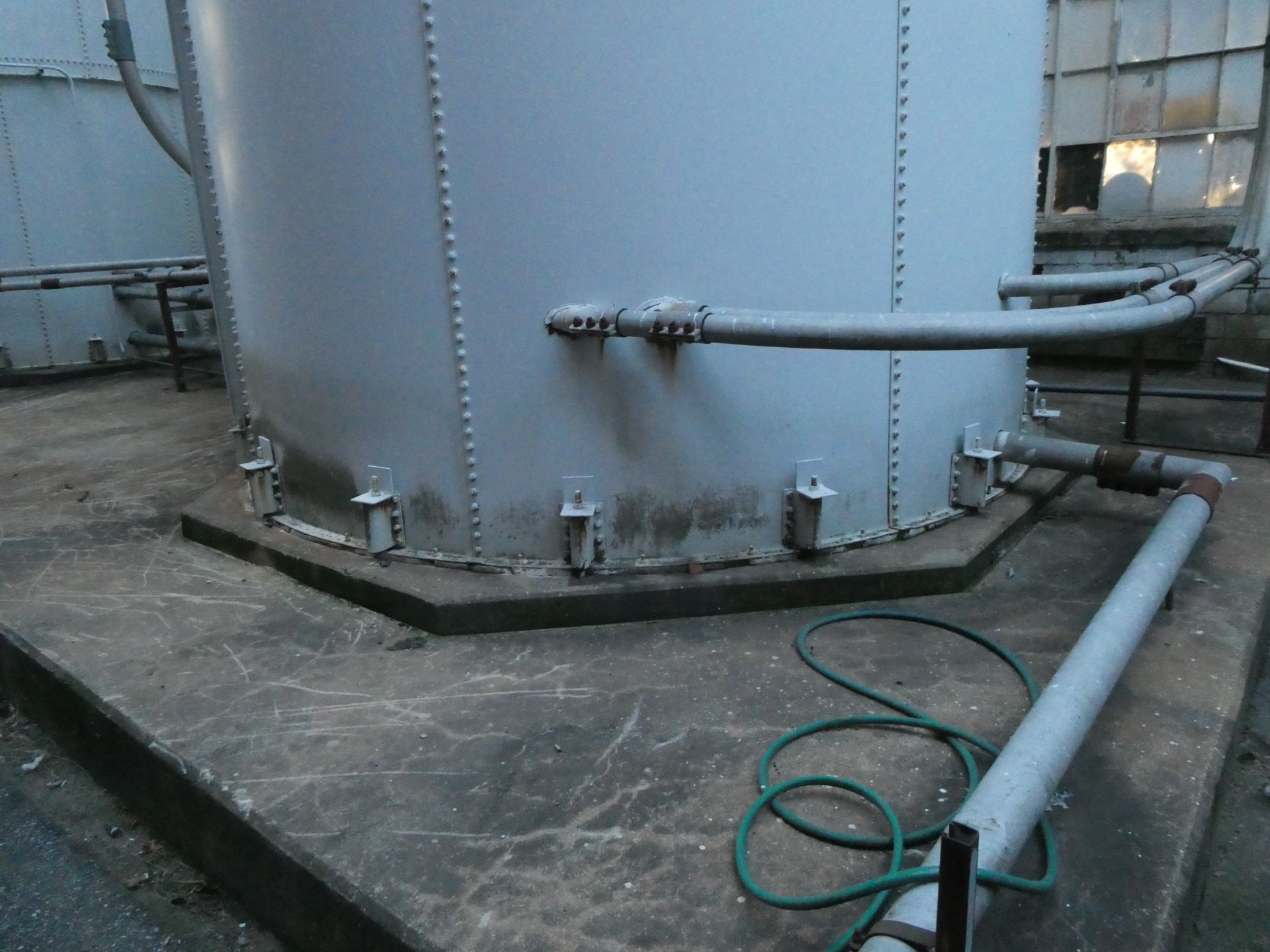 Resin Silo - Image 6 of 6