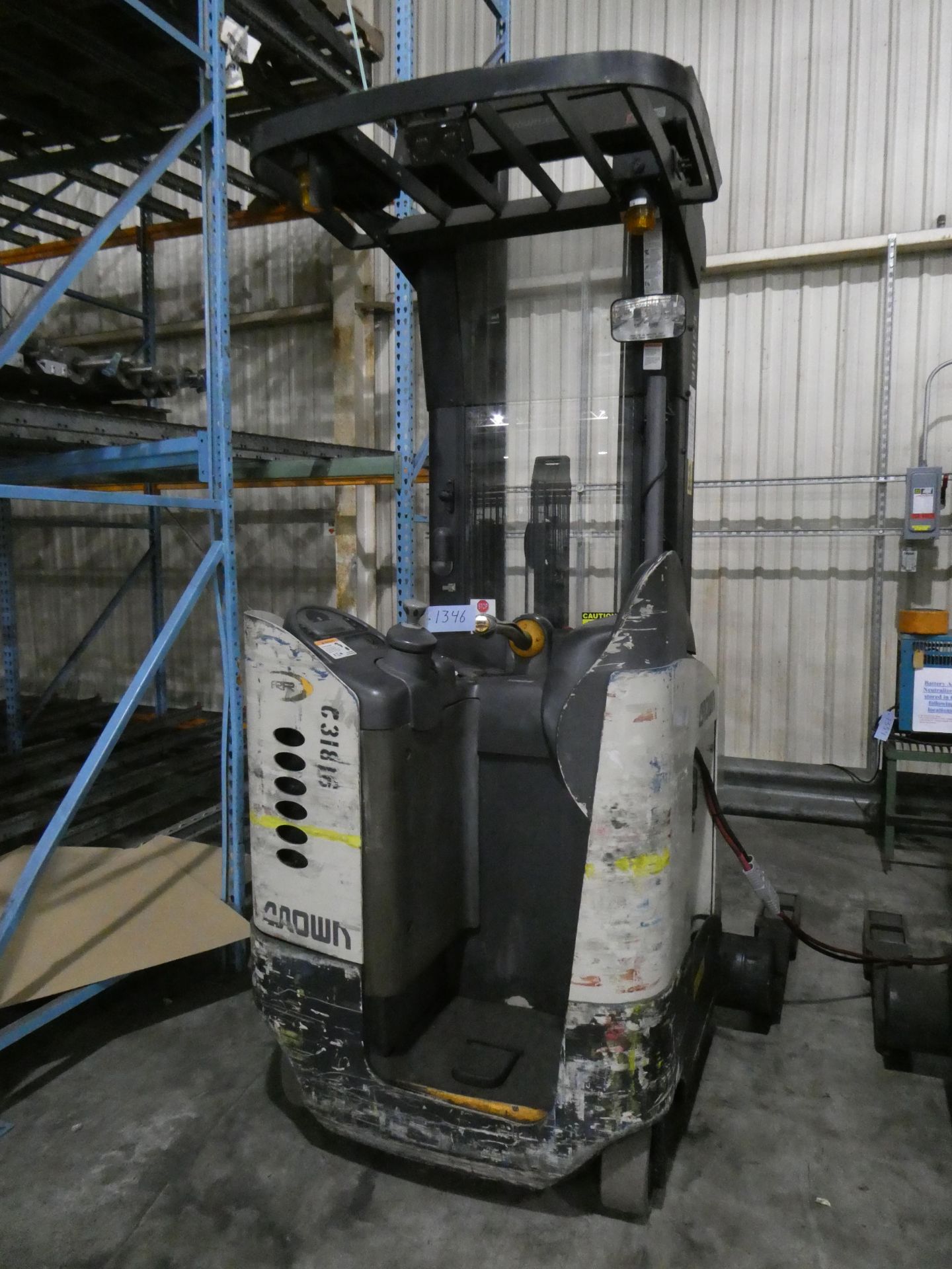 Crown Electric Reach Truck RR 5200 4500lb - Image 5 of 7