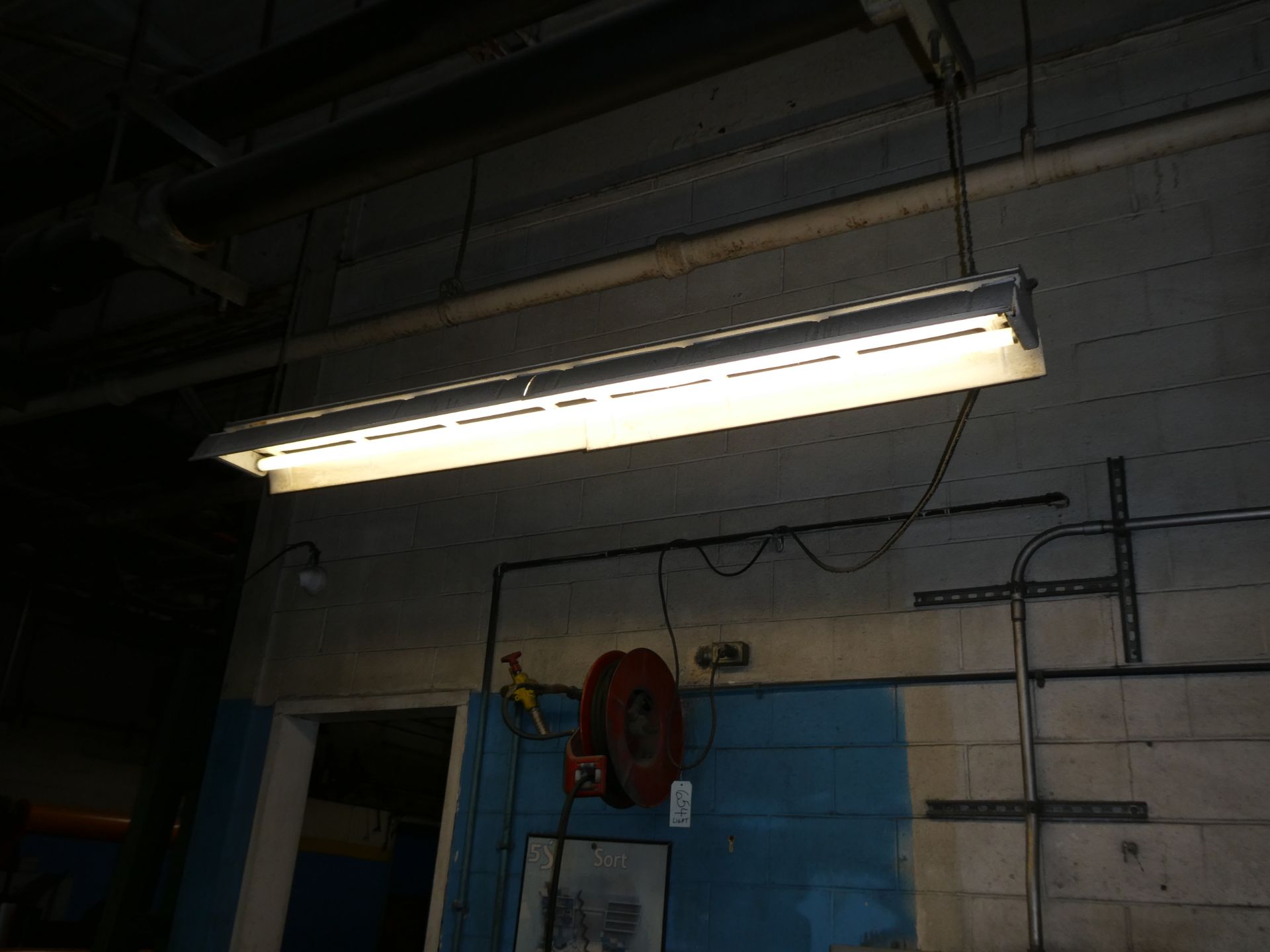 8' Shop Light