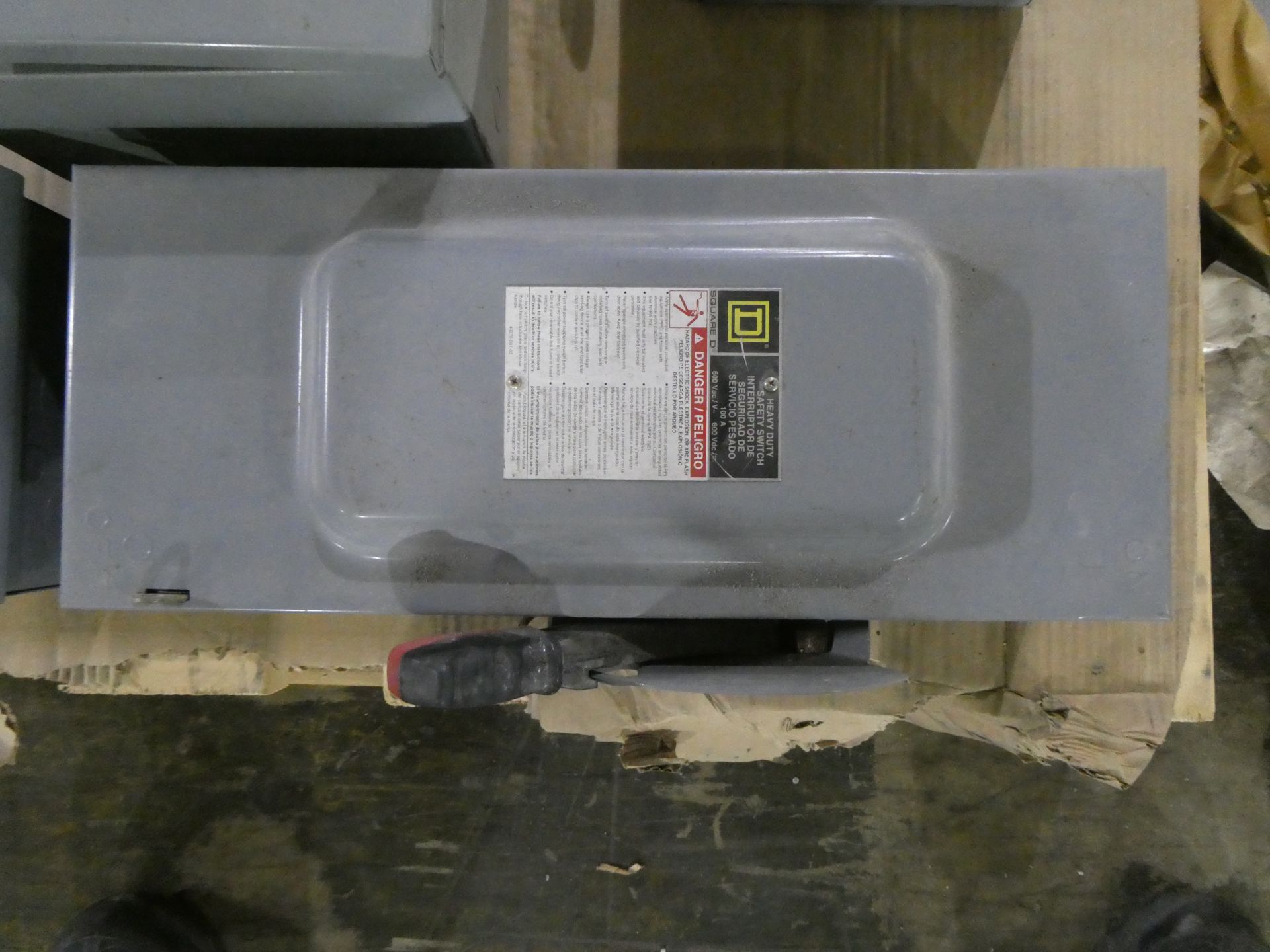Pallet of Square D Safety Switches and Allen-Bradley Combination Starter Disconnect - Image 5 of 12