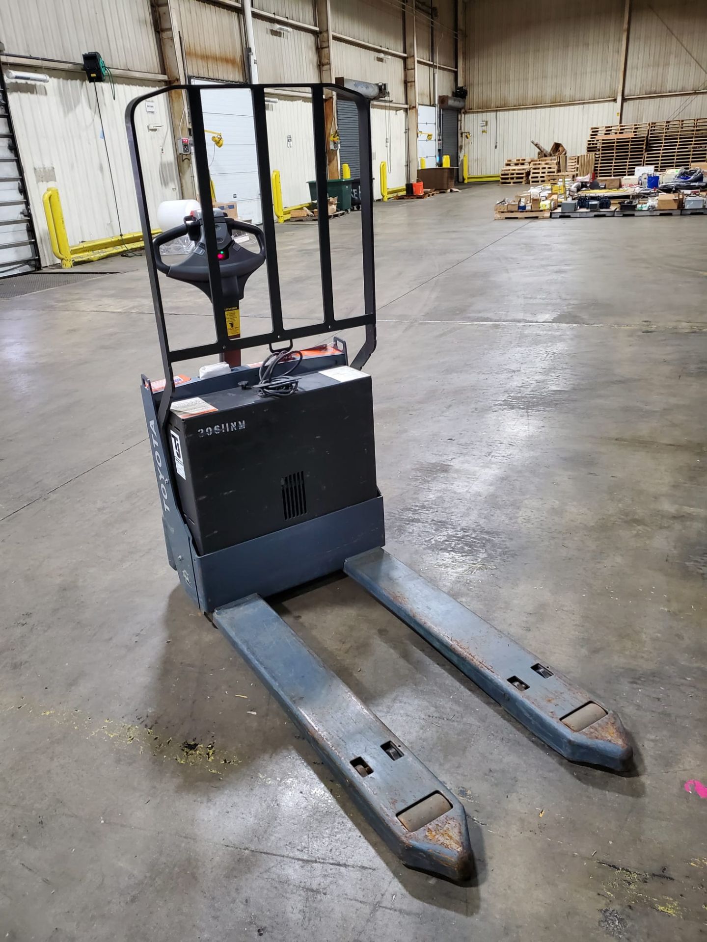 2020 Toyota Electric Pallet Jack Model 8HBW23 - Image 2 of 6