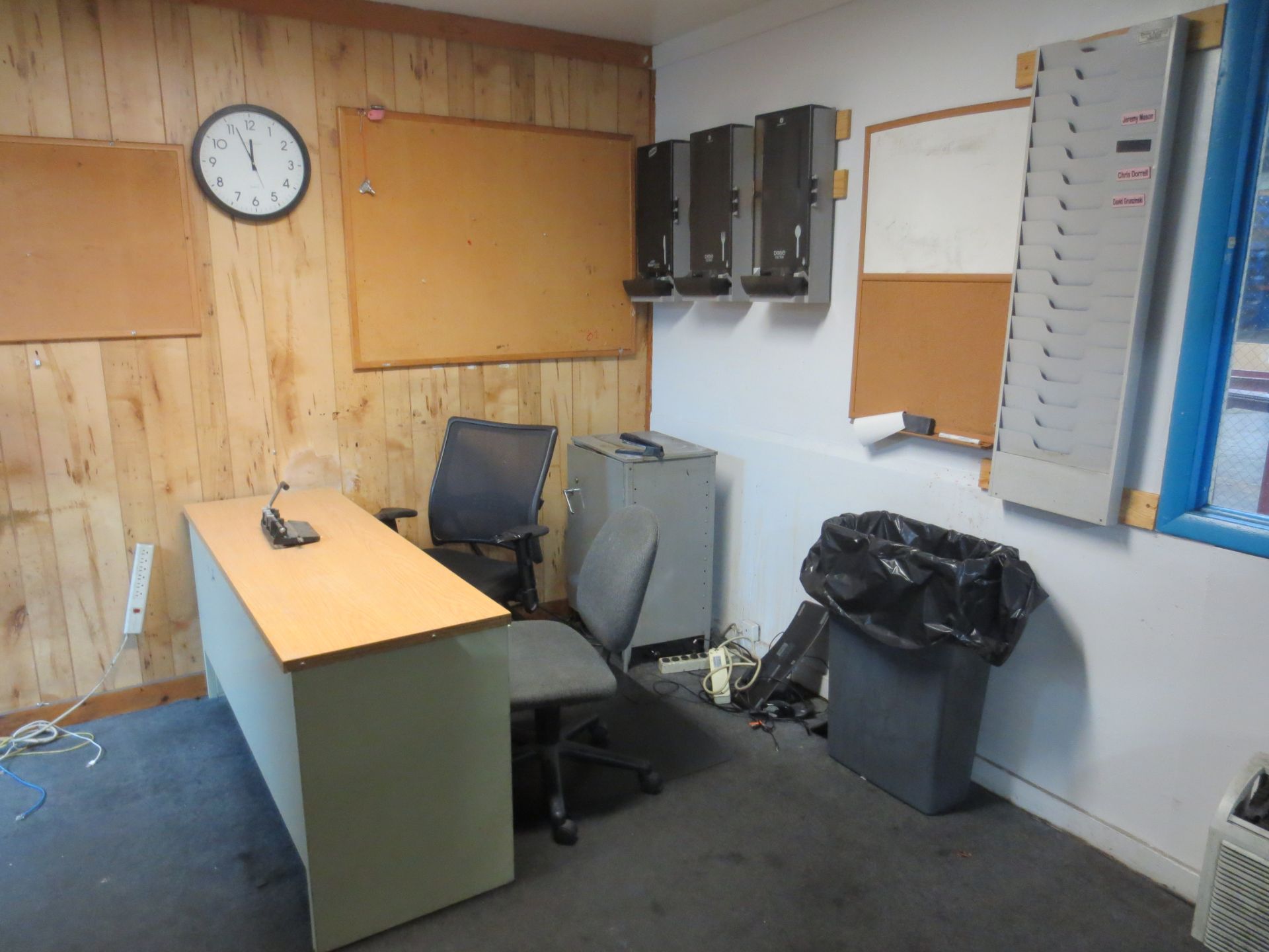 Contents of 2 Offices with Lockers - Bild 6 aus 6
