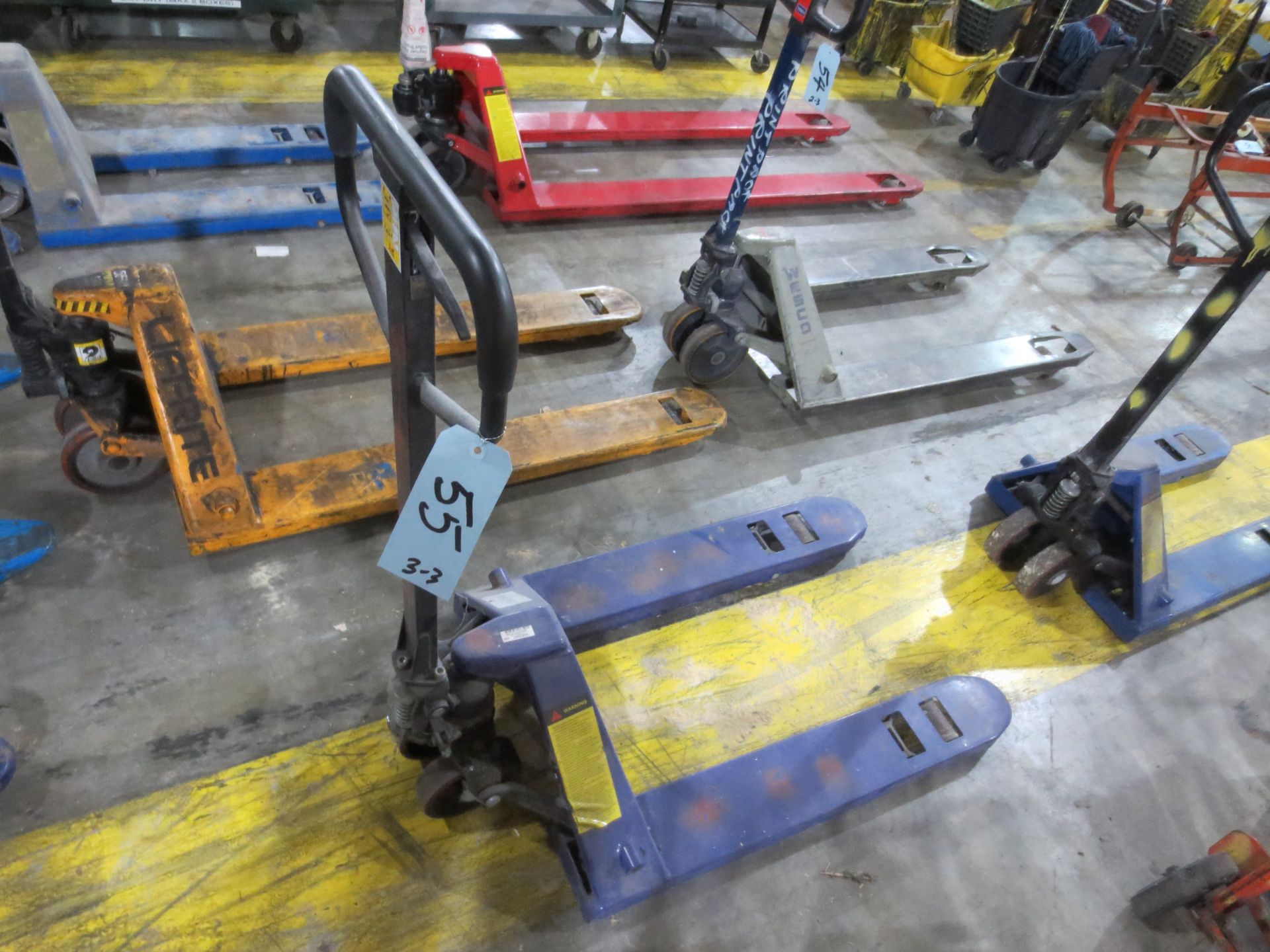 (3) Pallet Jacks - Bild 4 aus 4