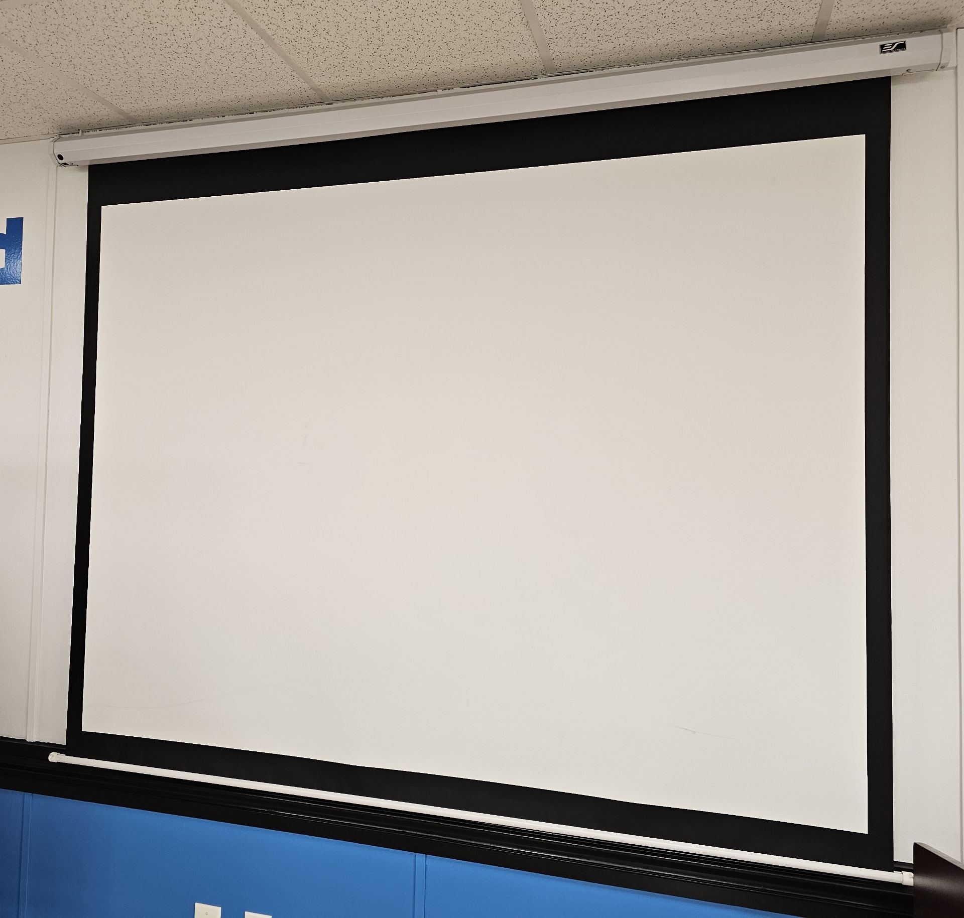 NEC Projector & Screen - Image 4 of 4