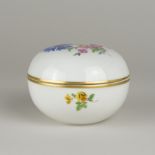 Meissen Deckeldose Bunte Blume 4. Wahl nach 1934