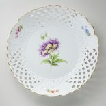 Meissen Durchbruchschale Bunte Blume 2. Wahl Knaufzeit, 1815-1924