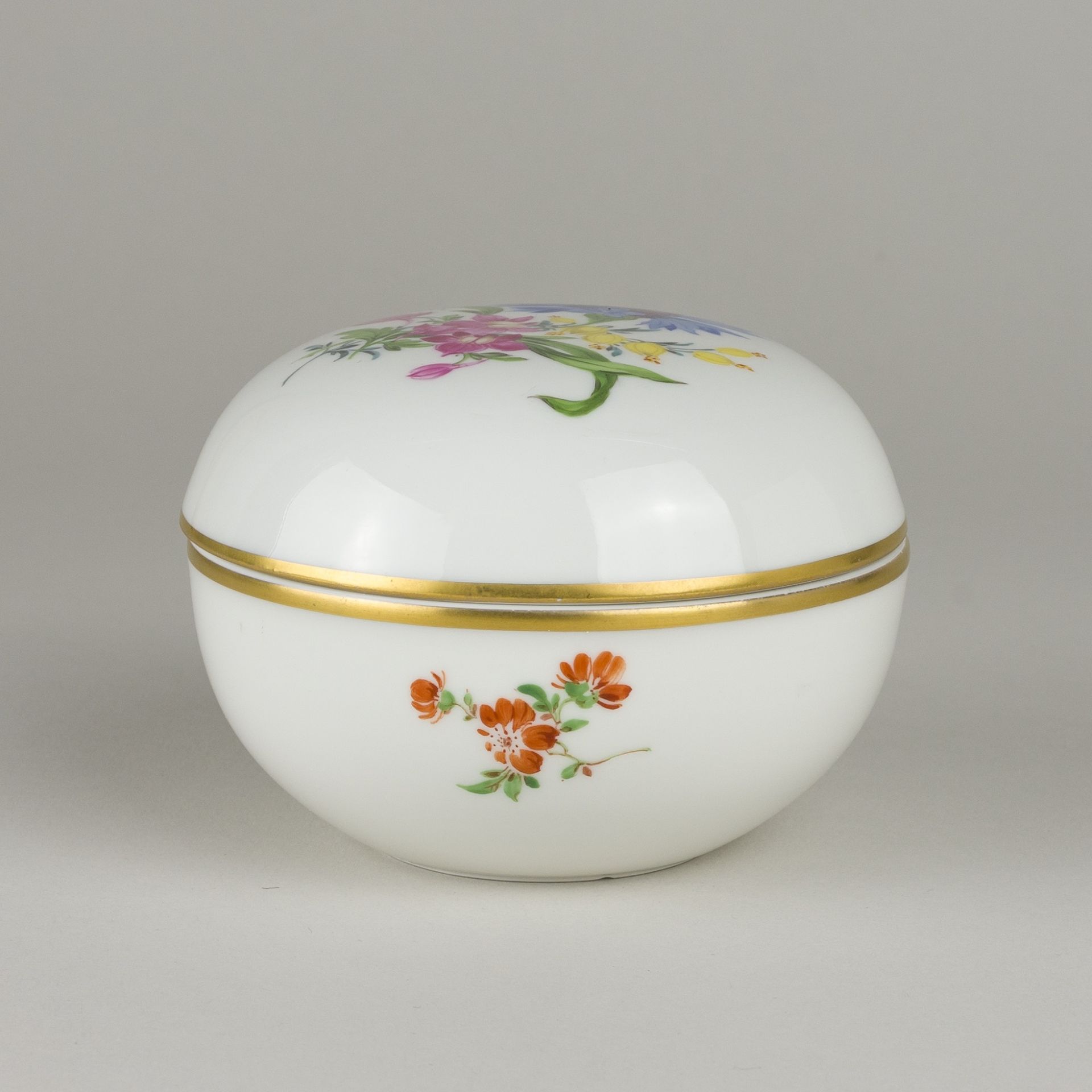 Meissen Deckeldose Bunte Blume 4. Wahl nach 1934 - Image 2 of 7