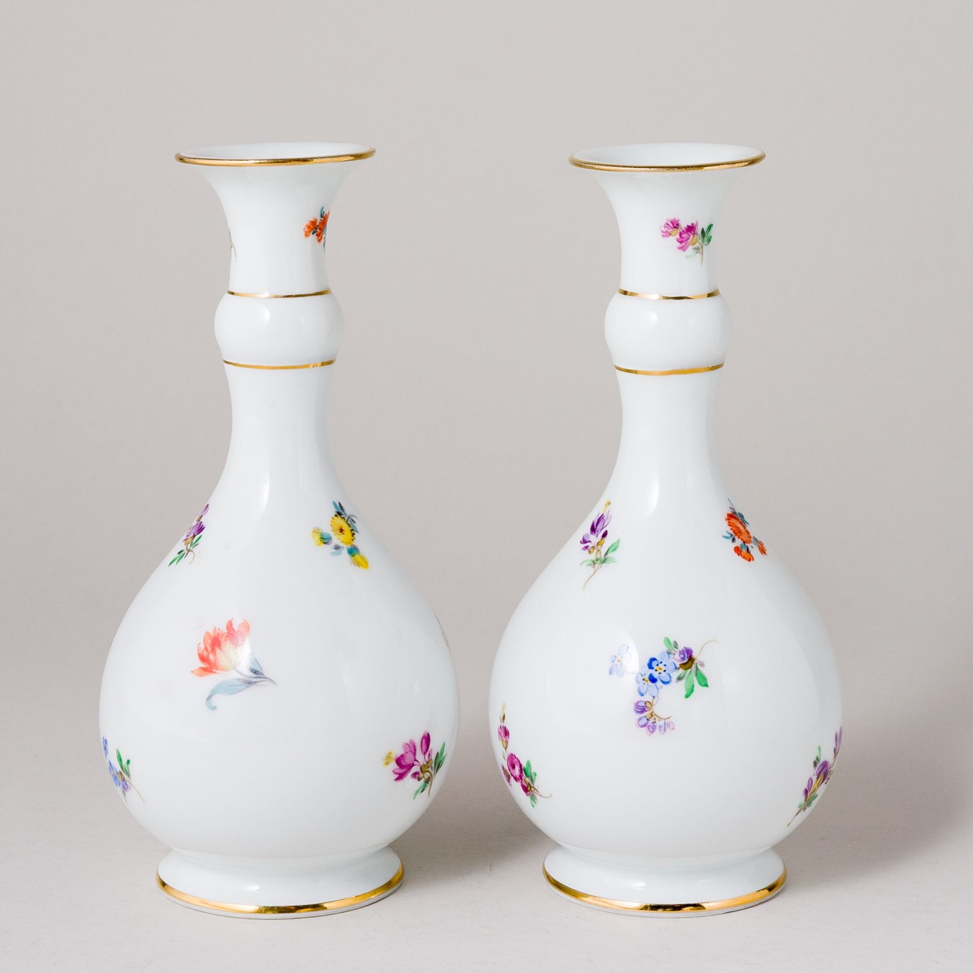Meissen 2 x Vase Streublümchen 16,5 cm 2. Wahl Pfeifferzeit - Bild 3 aus 6