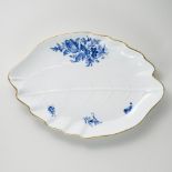 Meissen Blattschale Blaue Blume mit Insekten 1. Wahl nach 1934