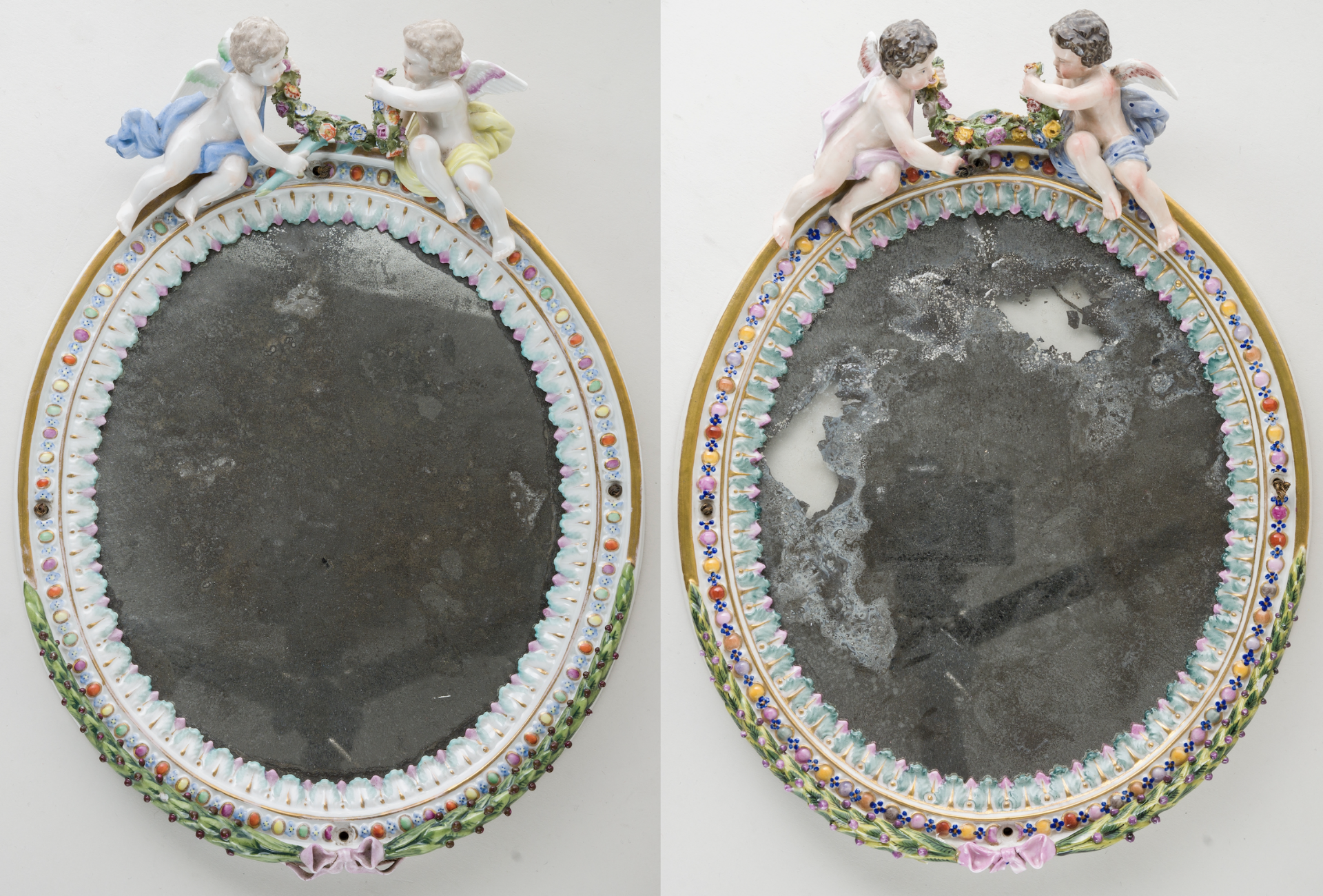 2 Große Spiegel mit Putten Rahmen mit Schleifen Ranken und Perlband, mit Goldrand