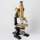 Mikroskop C. Reichert Wien in Holztransportkiste mit Okluaren