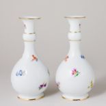 Meissen 2 x Vase Streublümchen 16,5 cm 2. Wahl Pfeifferzeit